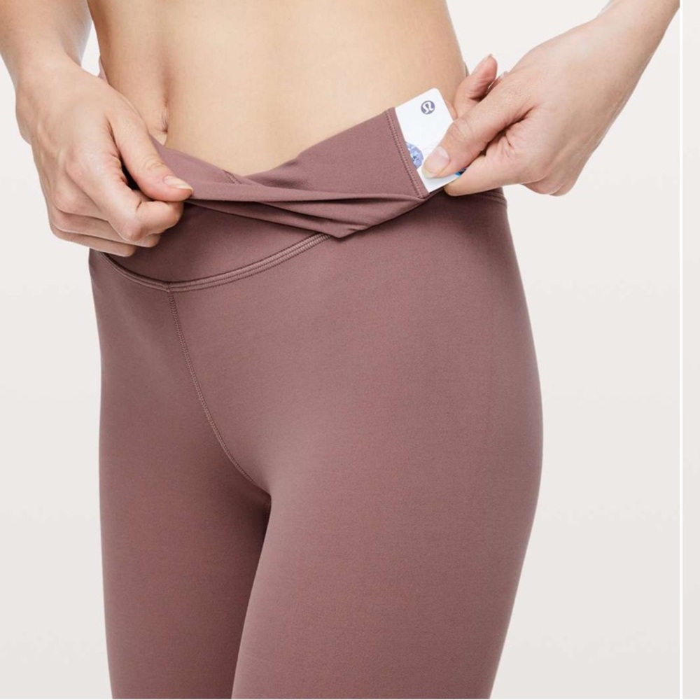 Lululemon Align Crop *21"
Spanish Oak, Size 2